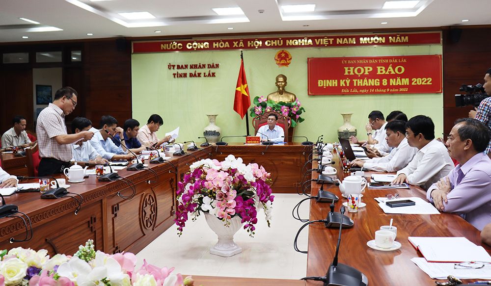 UBND tỉnh họp báo định kỳ tháng 8 năm 2022