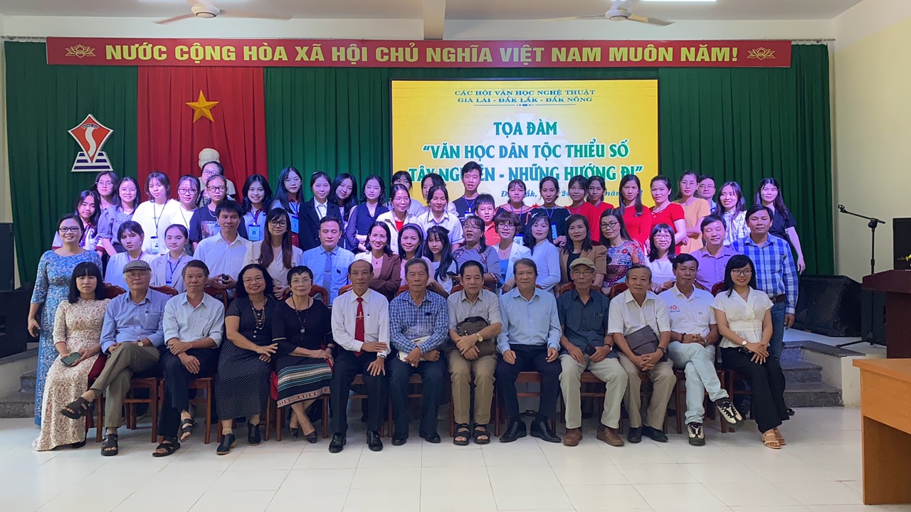 Tọa đàm "Văn học dân tộc thiểu số Tây Nguyên - Những hướng đi"