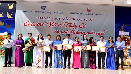 Tổng kết và trao giải cuộc thi “Viết về thầy cô và mái trường mến yêu”
